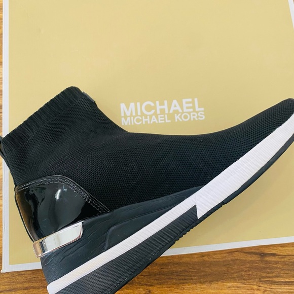 Michael kors skyler bootie black size 7 - Picture 3 of 11
